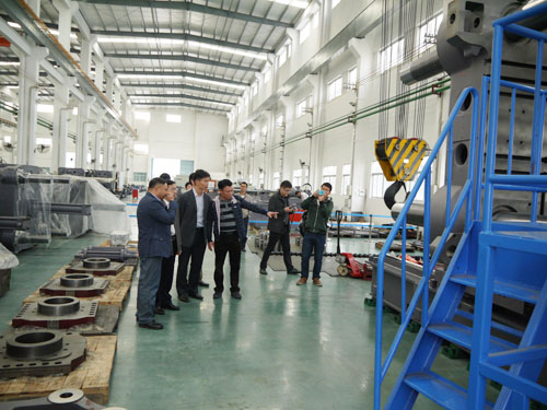  Eleven district government leaders including the head of Shunde District came to our company to guide the work